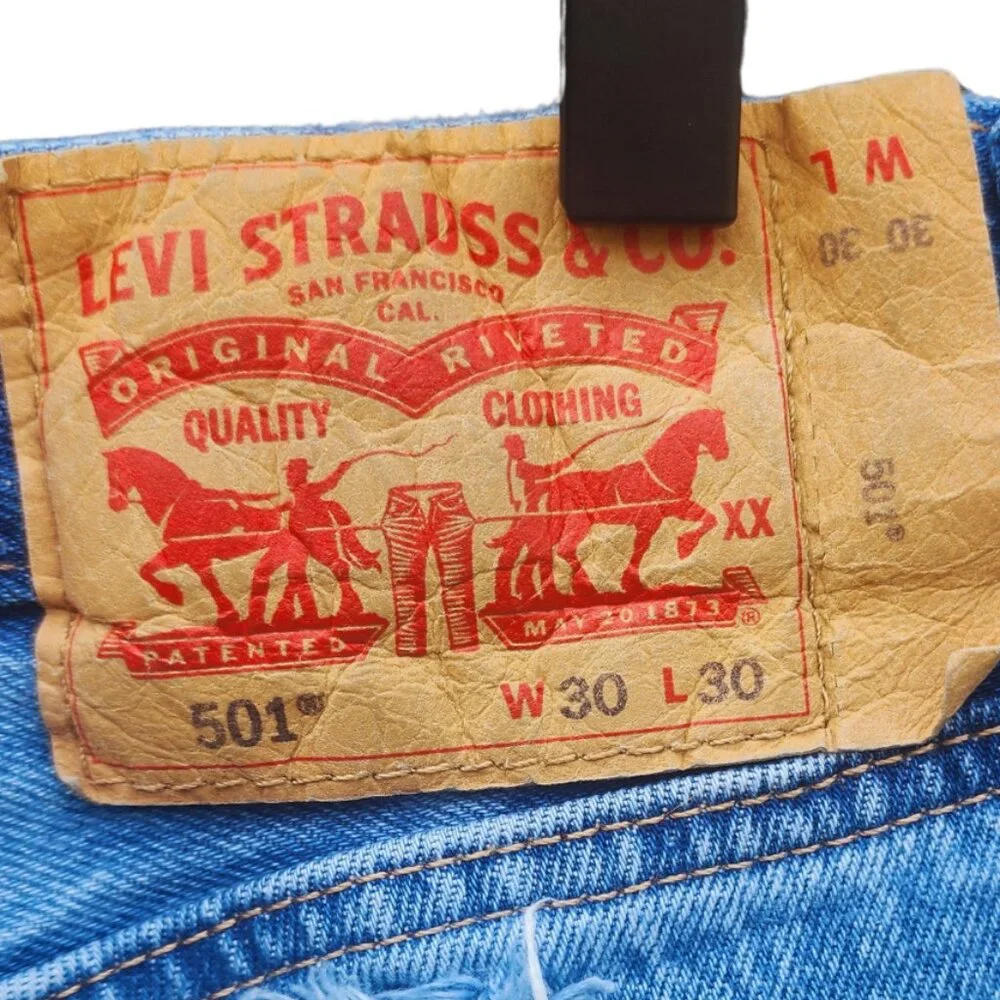 Men's Levi's 501 Blue Jeans Original Fit Ripped, Size 30‎